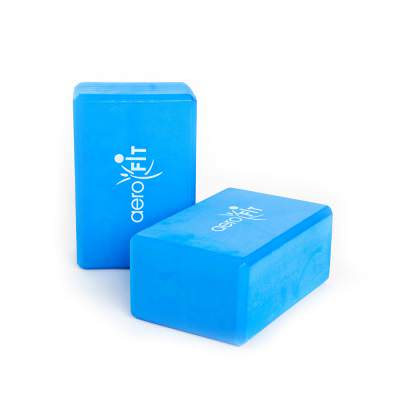 Блок для йоги Aerofit FT-YGK-469 Блок для йоги FT-YGK-469. Йога-блок нужен для тех, кому не хватает эластичности, чтоб коснуться пола при исполнении асан. Кроме этого, блоки употребляются в качестве опоры для головы, плеч, ягодиц в некоторых позах. Предоставленная модель выполнена из EVA высочайшей плотности (30-35 кг/м3), что мешает крошению и делает Yoga Block наиболее тяжелым и, следовательно, более устойчивым в сравнении с аналогами. Блок приятный на ощупь.

Цвет &ndash; синий.
